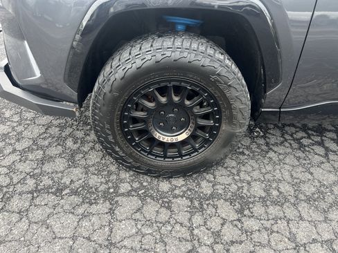 Used 2019 Toyota RAV4 XSE w/ Carpet Mat Package AWD/4WD image 11