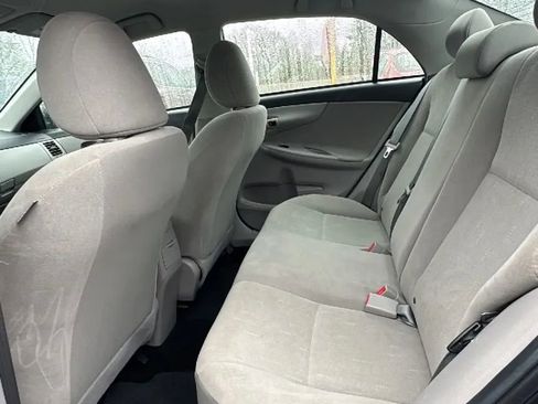 Used 2013 Toyota Corolla L FWD image 18