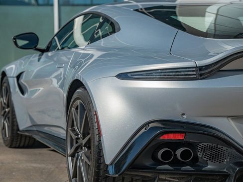 Used 2020 Aston Martin V8 Vantage Coupe image 12