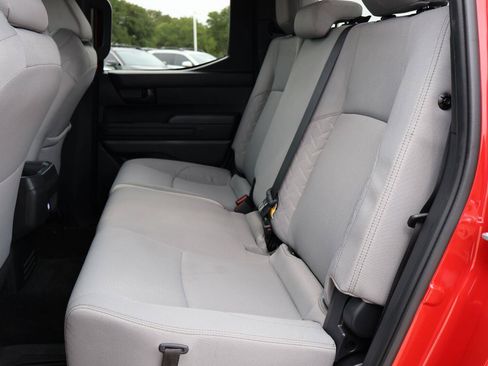 Used 2025 Toyota Tacoma SR5 AWD/4WD image 14