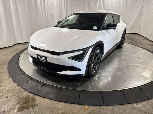 New 2025 Kia EV6 Wind image 1