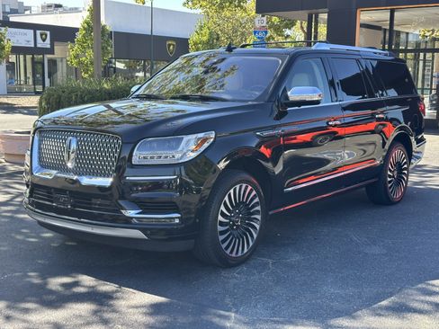Used 2018 Lincoln Navigator L Black Label w/ Cargo Package AWD/4WD image 3