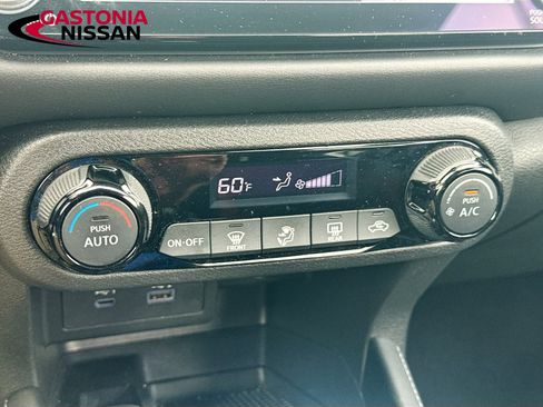 Used 2024 Nissan Kicks SR FWD image 21