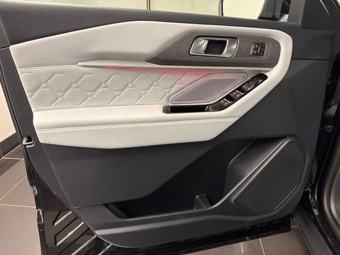 New 2026 Ford Explorer Platinum w/ LUX Leather Package AWD/4WD image 31