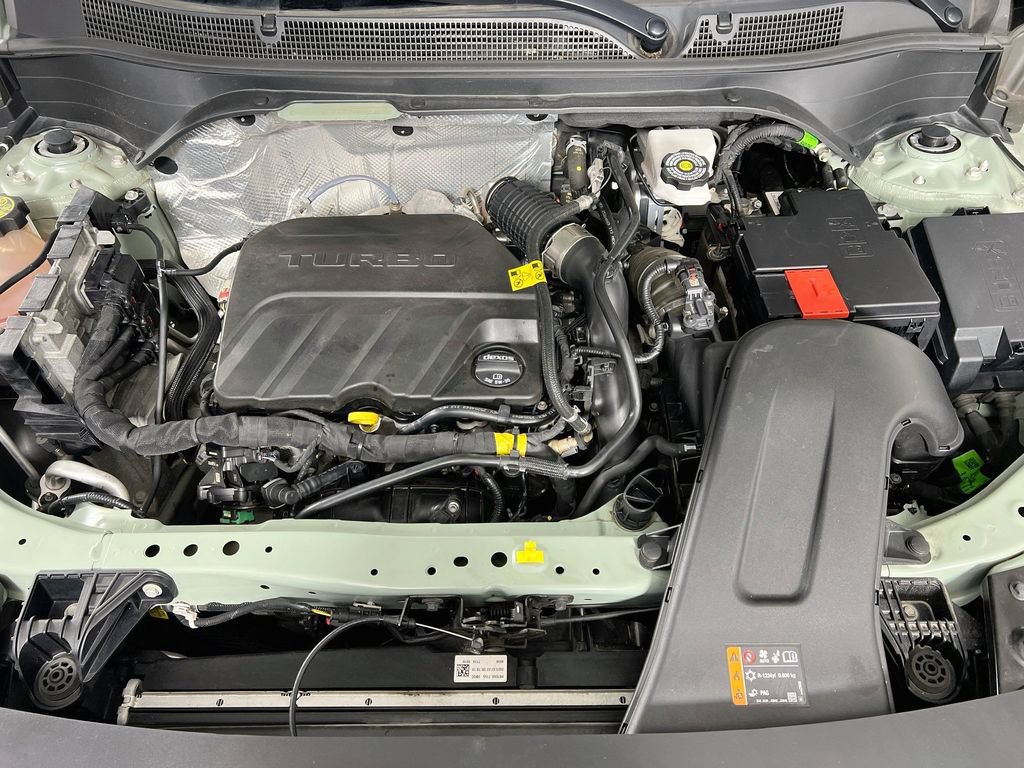 Used 2024 Chevrolet Trax RS w/ Sunroof Package FWD image 29
