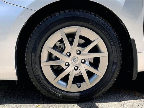 Used 2017 Toyota Prius V Four FWD image 35