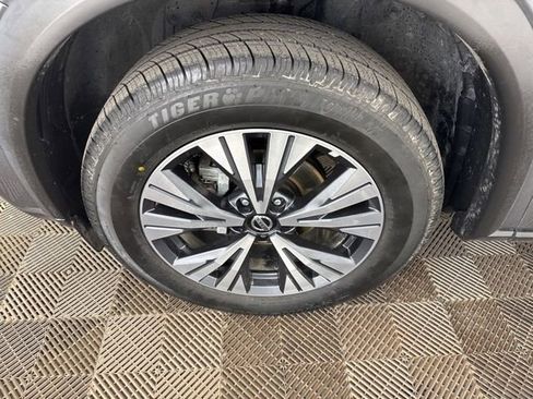 Used 2021 Nissan Rogue SV AWD/4WD image 28