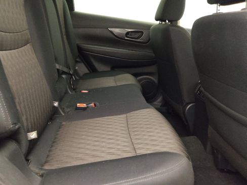 Used 2020 Nissan Rogue S image 19