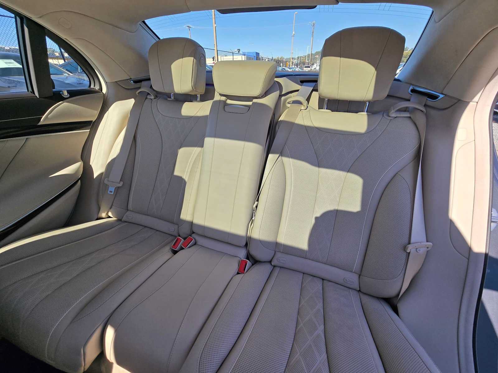 Used 2019 Mercedes-Benz S 560 Sedan image 17