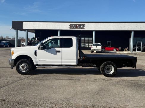 Used 2017 Ford F350 XLT image 8