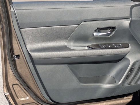 New 2026 Nissan Kicks SV w/ SV Premium Package image 7