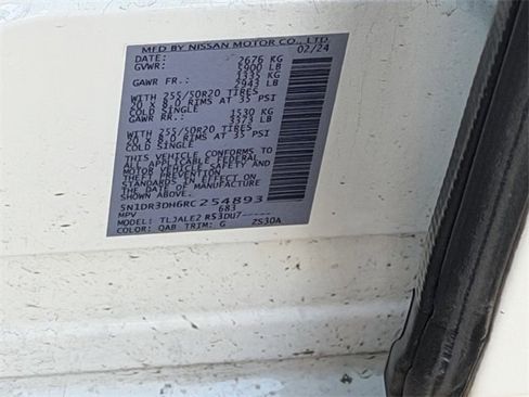 Used 2024 Nissan Pathfinder Platinum image 10