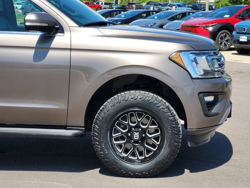 Used 2019 Ford Expedition XLT w/ Equipment Group 201A AWD/4WD image 7