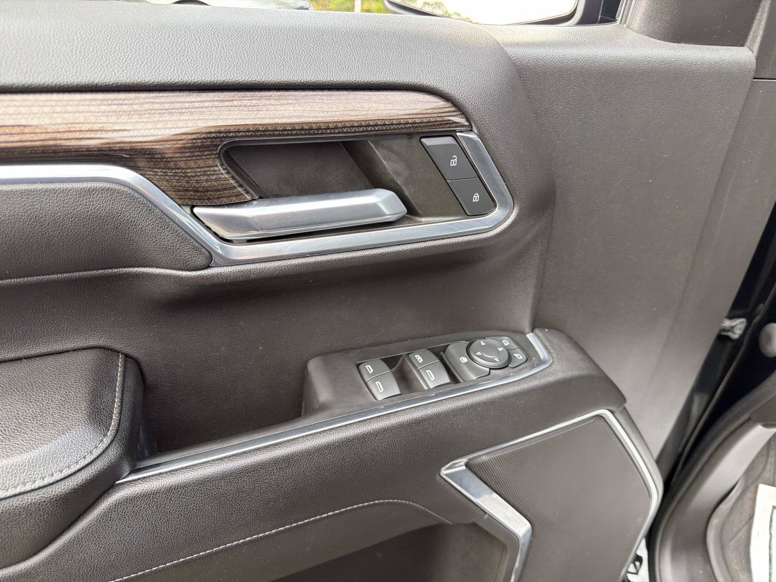 Used 2023 Chevrolet Silverado 1500 LT AWD/4WD image 18