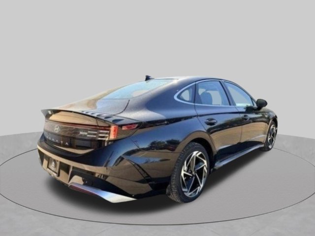 New 2026 Hyundai Sonata SEL FWD image 2
