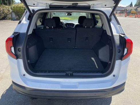 Used 2018 GMC Terrain SLE w/ Driver Convenience Package FWD image 25