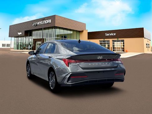 New 2026 Hyundai Elantra Sport FWD image 5