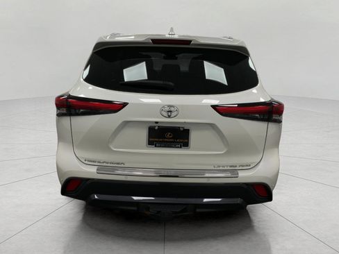 Used 2021 Toyota Highlander Limited image 7