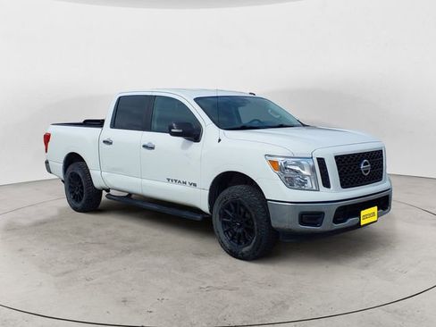 Used 2019 Nissan Titan SV AWD/4WD image 7