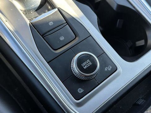 Used 2022 Ford Explorer XLT w/ Equipment Group 202A image 21