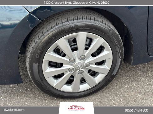 Used 2017 Toyota Corolla LE image 27