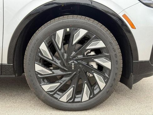 New 2026 Lincoln Nautilus Reserve w/ Jet Appearance Package AWD/4WD image 4