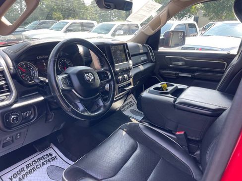 Used 2019 RAM 1500 Laramie AWD/4WD image 9