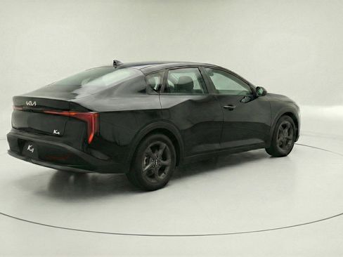 Used 2025 Kia K4 LXS image 9