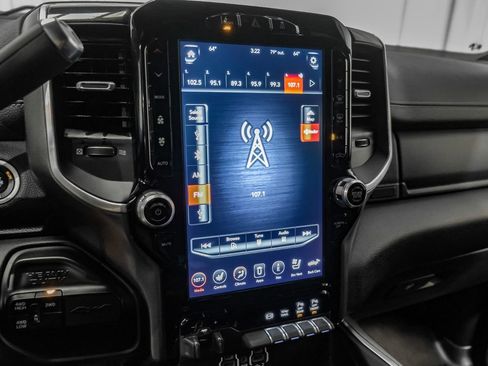 Used 2020 RAM 2500 Laramie w/ Night Edition image 25