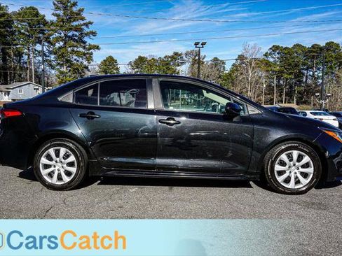 Used 2021 Toyota Corolla LE image 17