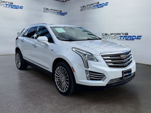 Used 2018 Cadillac XT5 Luxury w/ Driver Awareness Package image 3