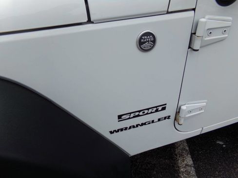 Used 2015 Jeep Wrangler Sport AWD/4WD image 31