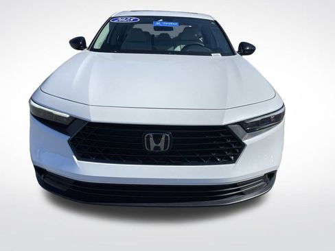 Certified 2025 Honda Accord SE image 9