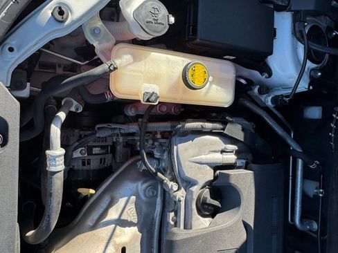 Used 2016 Toyota RAV4 Limited image 32