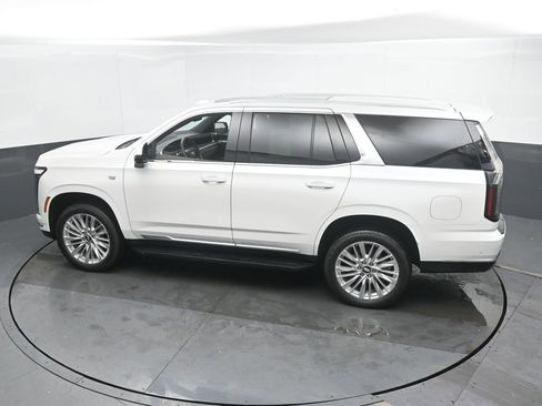 Used 2025 Cadillac Escalade Premium Luxury w/ LPO, Floor Liner Package image 44