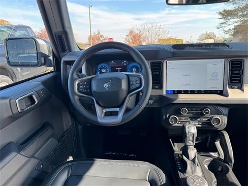 New 2025 Ford Bronco Outer Banks w/ Sasquatch Package image 11