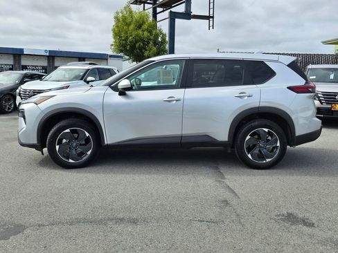 Used 2025 Nissan Rogue SV AWD/4WD image 28