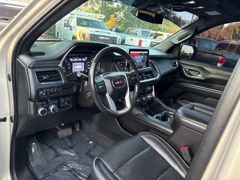 Used 2021 GMC Yukon SLT w/ SLT Luxury Plus Package AWD/4WD image 10