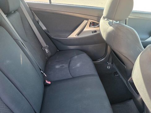 Used 2010 Toyota Camry SE image 19