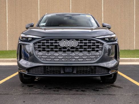 Used 2025 Audi Q5 Premium w/ Convenience Package image 3