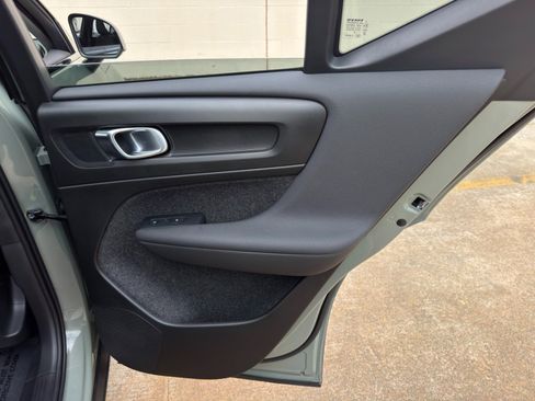 Used 2024 Volvo XC40 B5 Ultimate w/ Climate Package AWD/4WD image 50