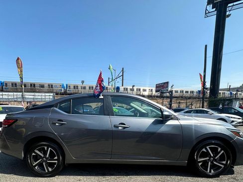 Used 2025 Nissan Sentra SV FWD image 3