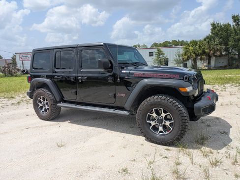 Used 2021 Jeep Wrangler Unlimited Rubicon AWD/4WD image 2