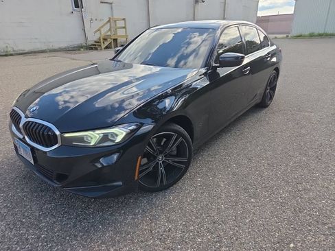 Used 2023 BMW 330i xDrive Sedan w/ Premium Package AWD/4WD image 3