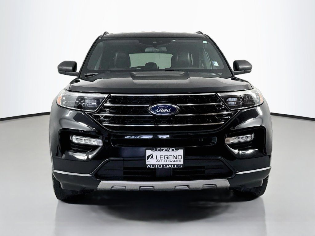 Used 2020 Ford Explorer XLT w/ Equipment Group 202A AWD/4WD image 2