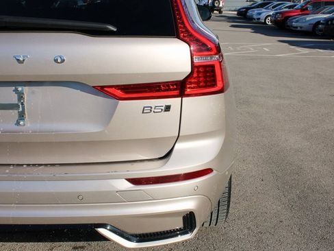 Used 2025 Volvo XC60 B5 Plus image 46