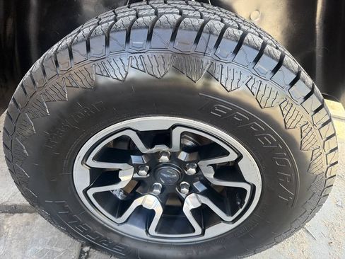 Used 2017 RAM 1500 Rebel w/ Luxury Group RWD image 29