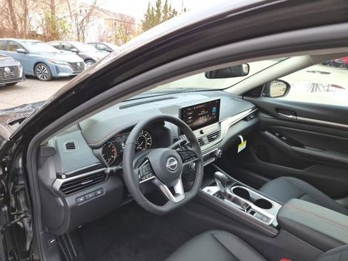 New 2025 Nissan Altima 2.5 SR image 15