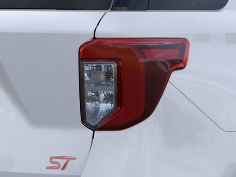 Certified 2022 Ford Explorer ST w/ Equipment Group 401A AWD/4WD image 21