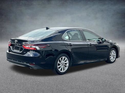 Used 2023 Toyota Camry LE FWD image 5